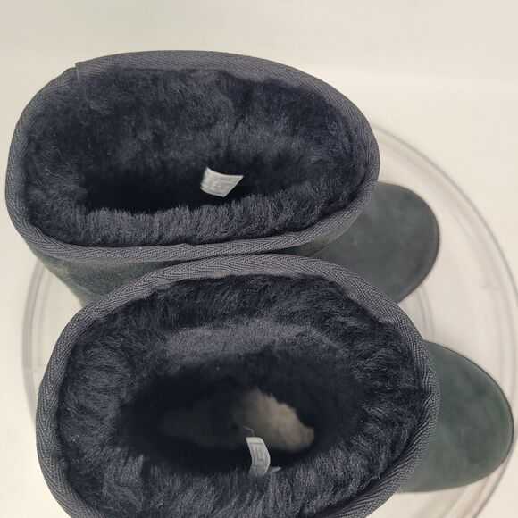 UGG CLASSIC SHORT II BLACK SUEDE SHEEPSKIN WATERPROOF WOMENS BOOTS SIZE US 7 NEW - Picture 7 of 8